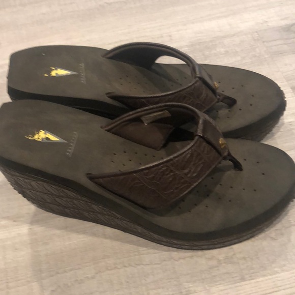 Volatile sandals size 10